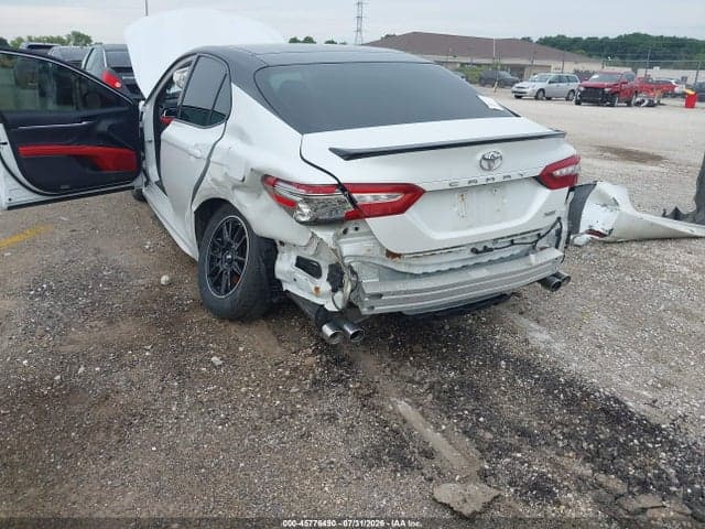 2018 TOYOTA CAMRY XSE 6