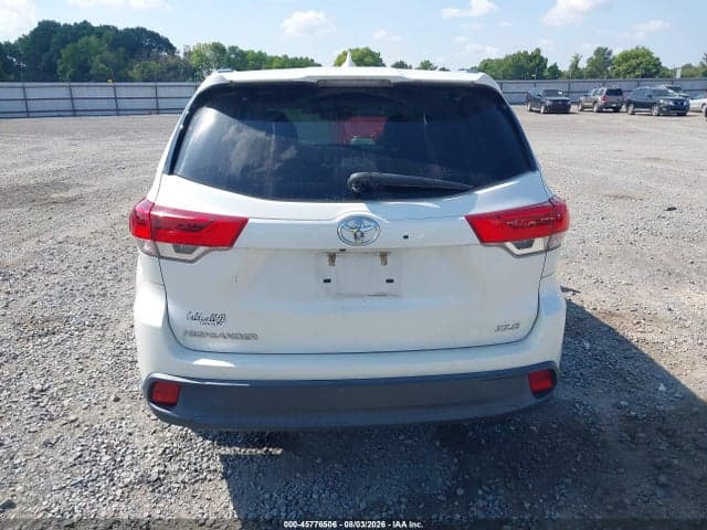 2017 TOYOTA HIGHLANDER XLE 16