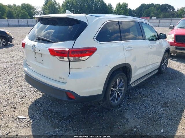 2017 TOYOTA HIGHLANDER XLE 4