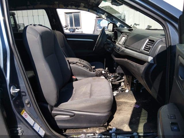2018 TOYOTA HIGHLANDER LE 5
