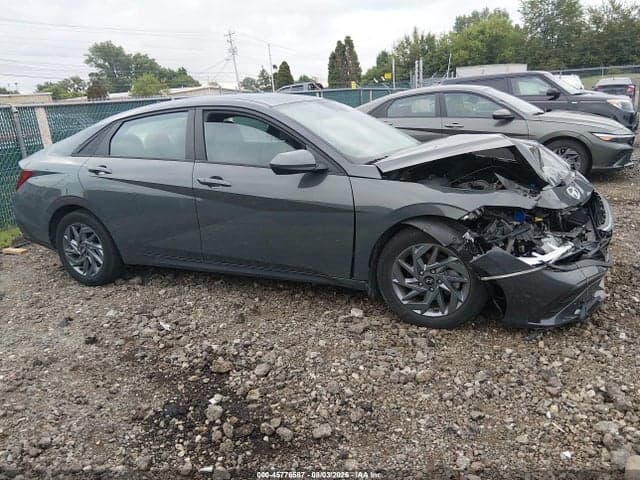 2024 HYUNDAI ELANTRA SEL 13