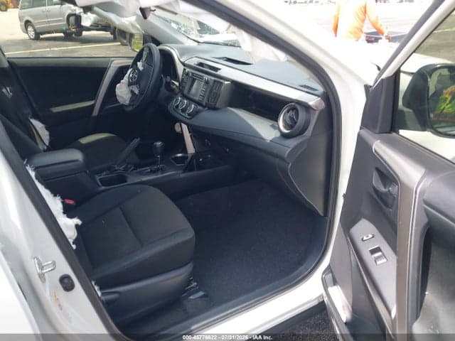 2018 TOYOTA RAV4 LE 5