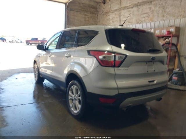 2017 FORD ESCAPE SE 3