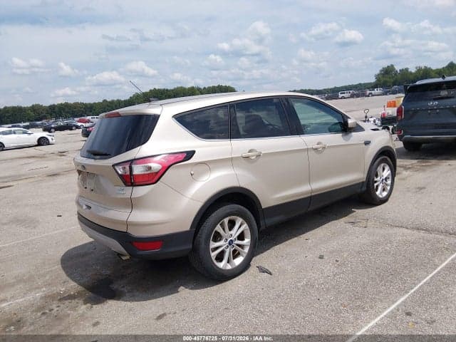 2017 FORD ESCAPE SE 4