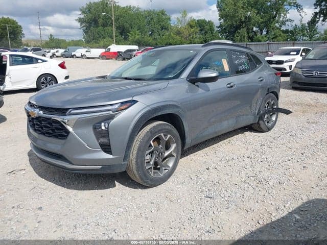 2025 CHEVROLET TRAX FWD LT 2