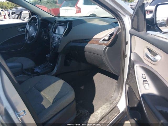 2017 HYUNDAI SANTA FE SE 5