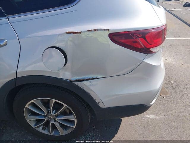 2017 HYUNDAI SANTA FE SE 6