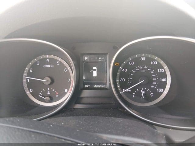 2017 HYUNDAI SANTA FE SE 7
