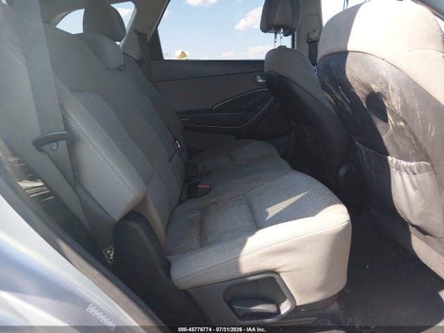 2017 HYUNDAI SANTA FE SE 8