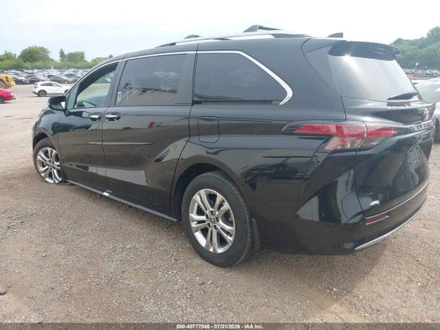 2023 TOYOTA SIENNA PLATINUM 3