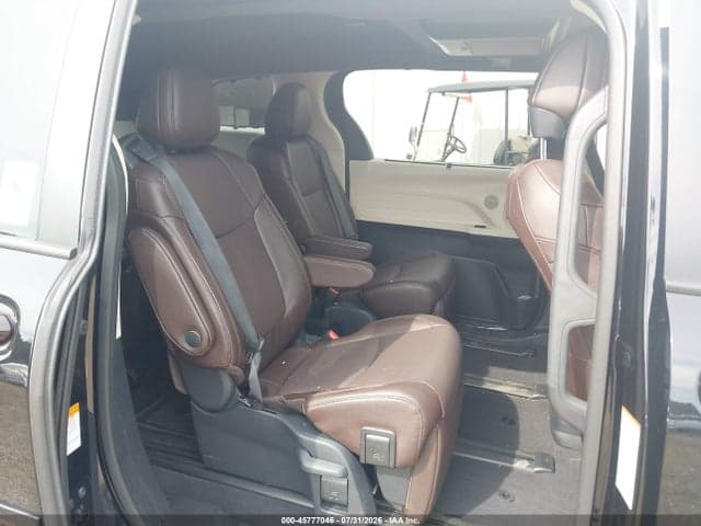 2023 TOYOTA SIENNA PLATINUM 8