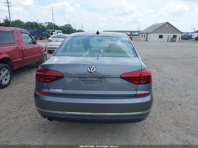 2018 VOLKSWAGEN PASSAT 2.0T SE 16