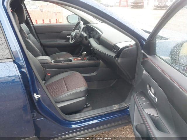 2025 NISSAN KICKS SR INTELLIGENT AWD 5