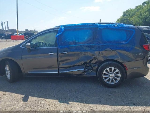 2019 CHRYSLER PACIFICA TOURING L 14