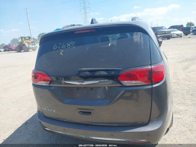 2019 CHRYSLER PACIFICA TOURING L 16