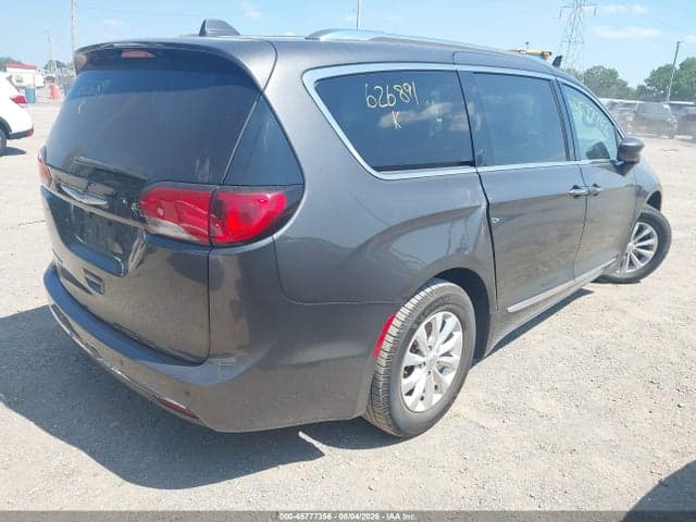 2019 CHRYSLER PACIFICA TOURING L 4