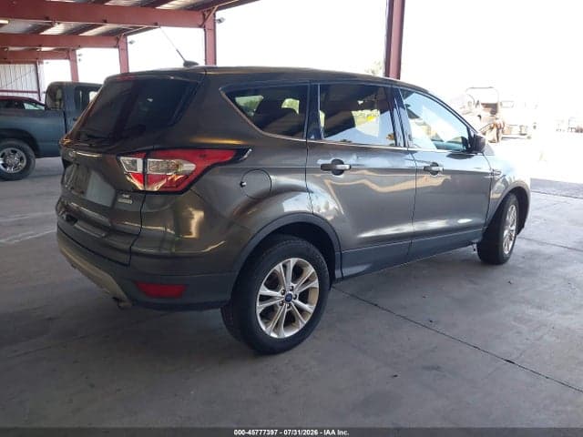 2017 FORD ESCAPE SE 4