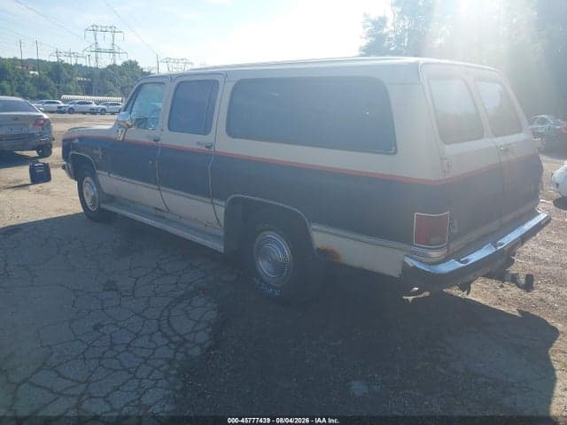 1986 CHEVROLET SUBURBAN C2 3
