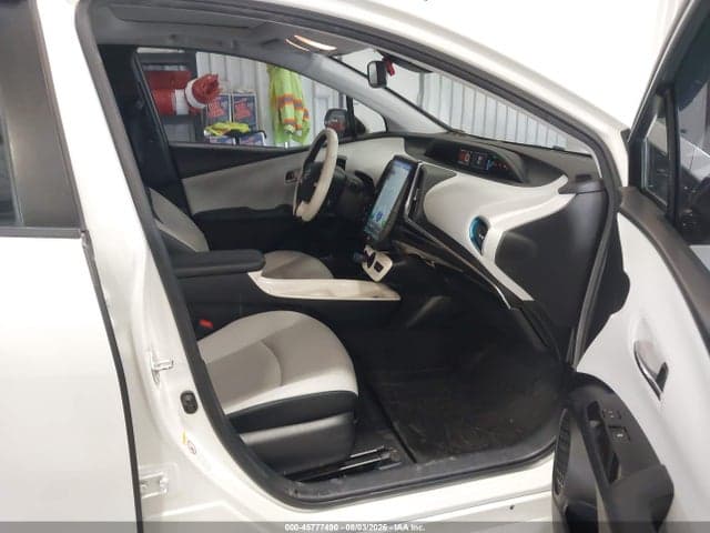 2018 TOYOTA PRIUS FOUR 5