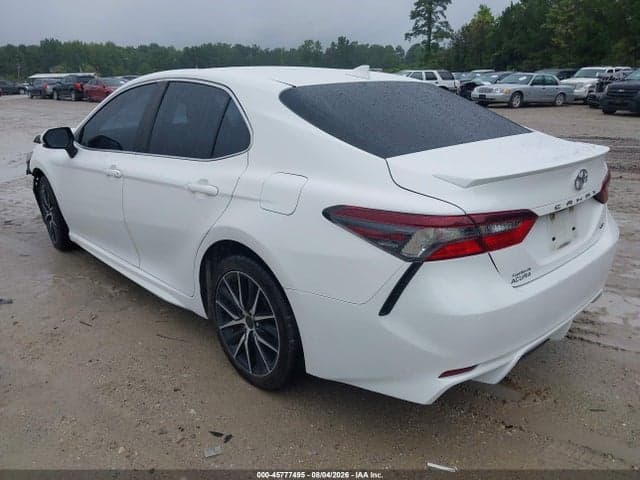 2021 TOYOTA CAMRY SE 3