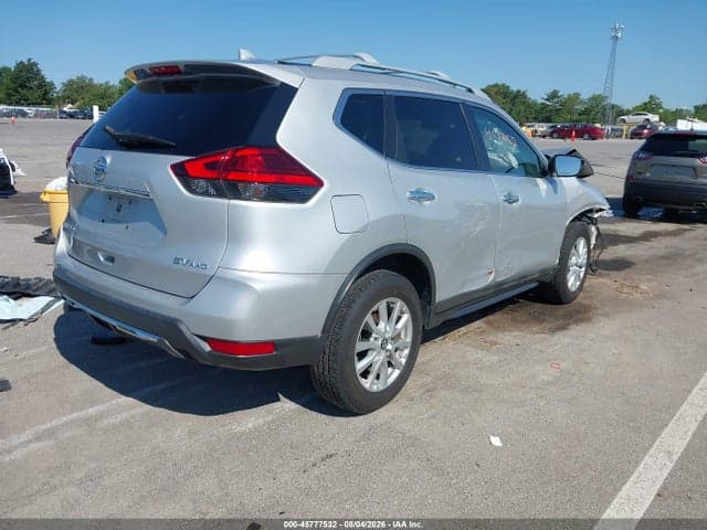 2017 NISSAN ROGUE SV 4