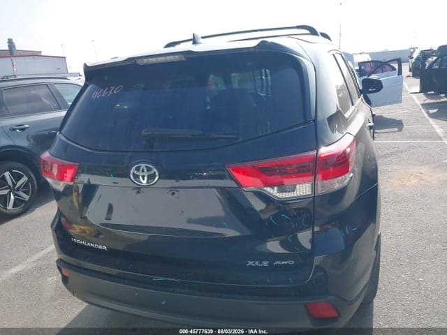 2018 TOYOTA HIGHLANDER XLE 17