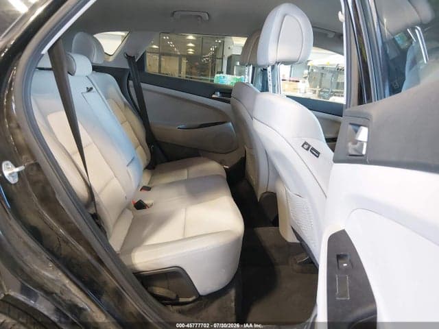 2018 HYUNDAI TUCSON SE 8