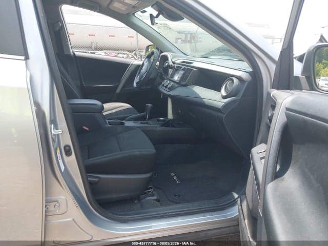 2017 TOYOTA RAV4 LE 5