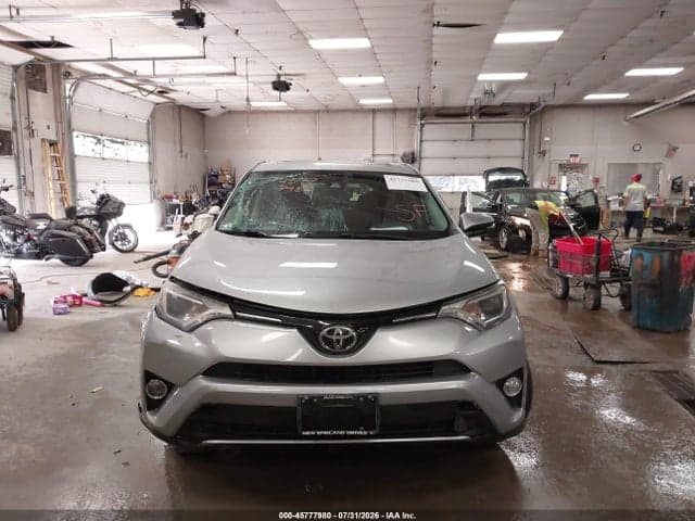 2018 TOYOTA RAV4 XLE 11