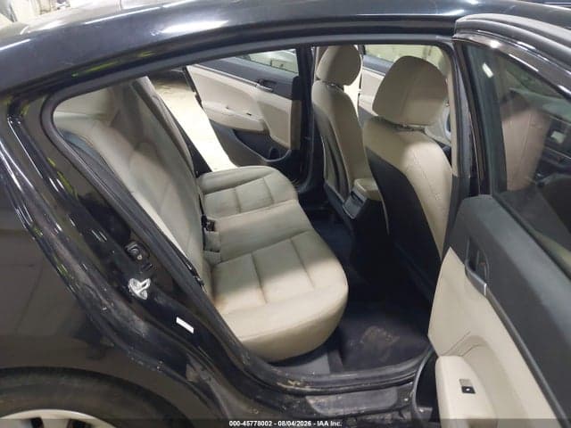 2017 HYUNDAI ELANTRA SE 8