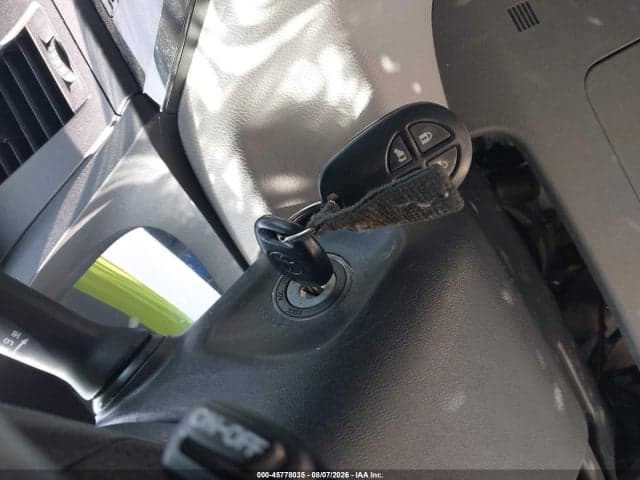 2018 TOYOTA SIENNA LE 8 PASSENGER 11