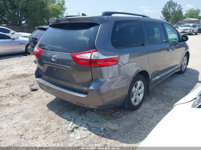 2018 TOYOTA SIENNA LE 8 PASSENGER 4