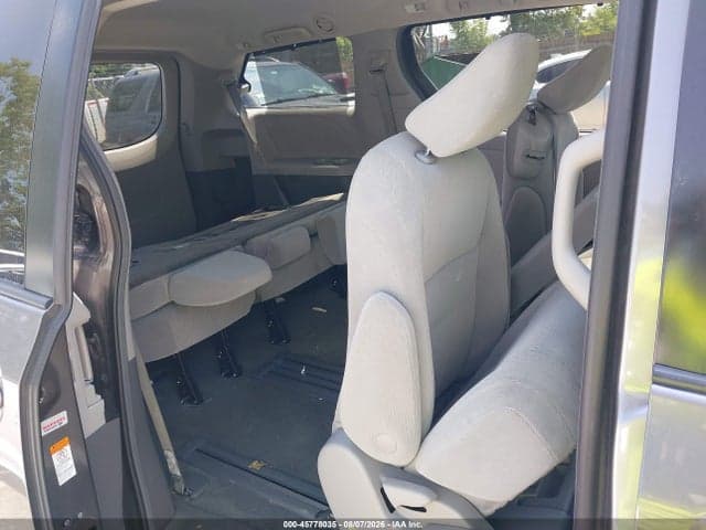 2018 TOYOTA SIENNA LE 8 PASSENGER 8