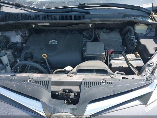 2018 TOYOTA SIENNA LE 8 PASSENGER 10