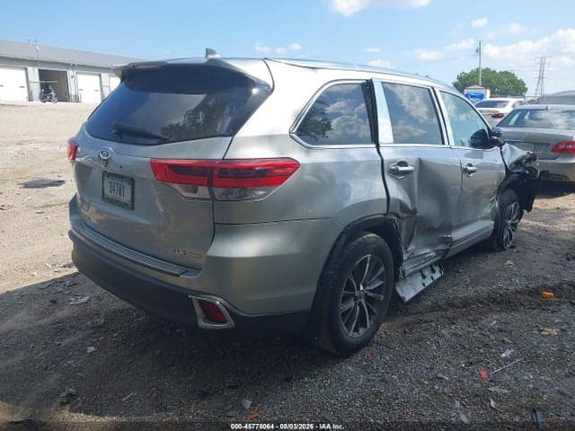 2018 TOYOTA HIGHLANDER XLE 4