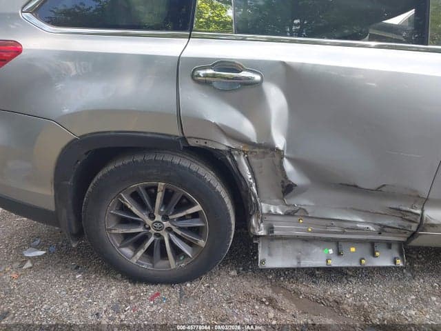 2018 TOYOTA HIGHLANDER XLE 6