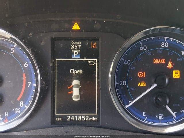2019 TOYOTA COROLLA SE 15