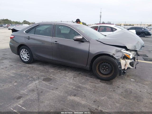 2017 TOYOTA CAMRY LE 1