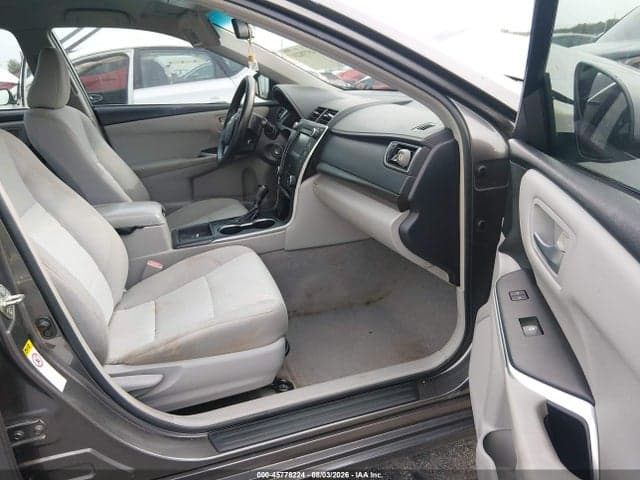 2017 TOYOTA CAMRY LE 5