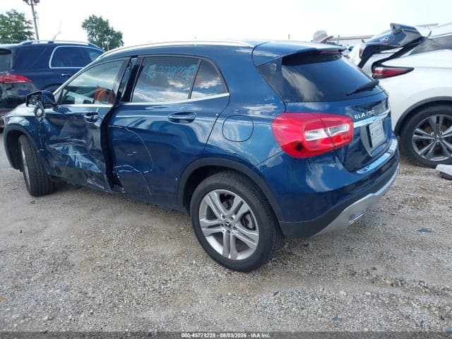 2020 MERCEDES-BENZ GLA 250 4MATIC 3