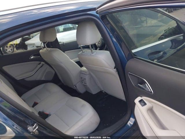 2020 MERCEDES-BENZ GLA 250 4MATIC 8