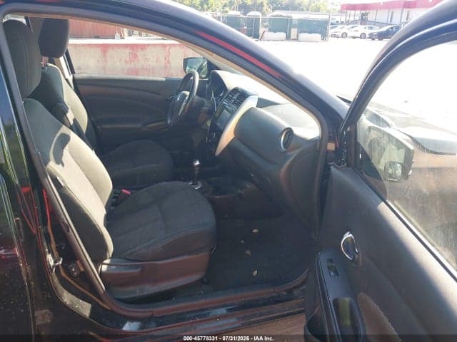 2017 NISSAN VERSA 1.6 SV 5