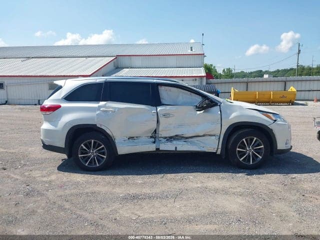 2018 TOYOTA HIGHLANDER XLE 14