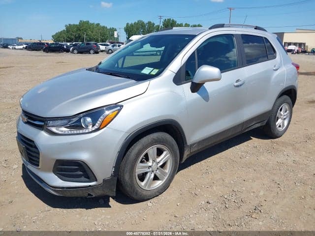 2022 CHEVROLET TRAX AWD LT 2