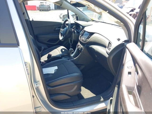 2022 CHEVROLET TRAX AWD LT 5