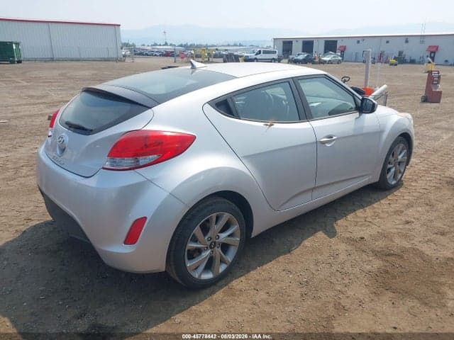 2017 HYUNDAI VELOSTER 4