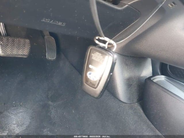2021 TOYOTA PRIUS LE 11
