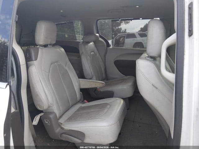 2020 CHRYSLER PACIFICA TOURING L 8