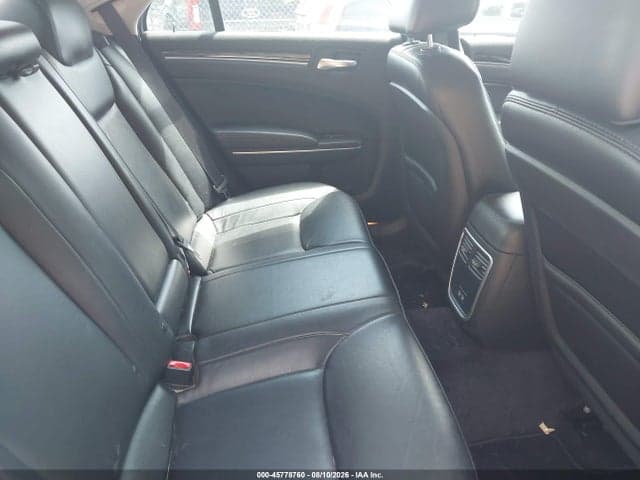 2017 CHRYSLER 300 LIMITED AWD 8