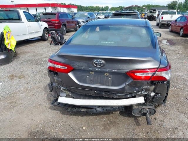 2018 TOYOTA CAMRY LE 17